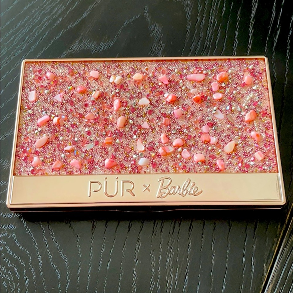 PUR X BARBIE Endless Possibilities Pigment Palette